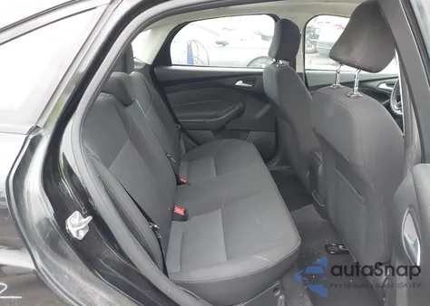 2015 Ford Focus Se z USA, uszkodzony, nr VIN 1FADP3F23FL285328